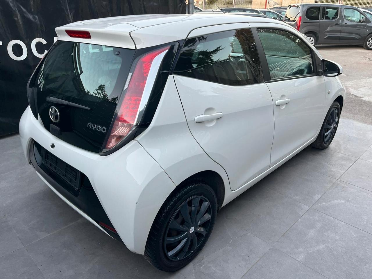 Toyota Aygo 1.0 BENZINA CAMBIO AUTOMATICO