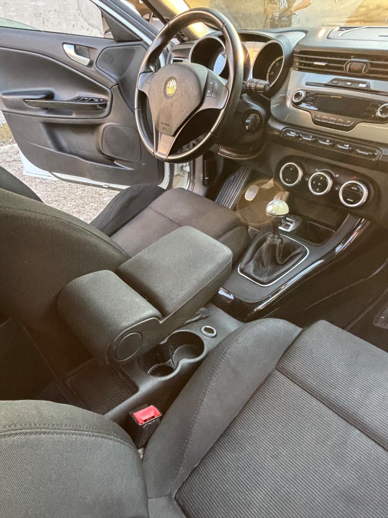 Alfa Romeo Giulietta 1.6 JTDm-2 105 CV Distinctive