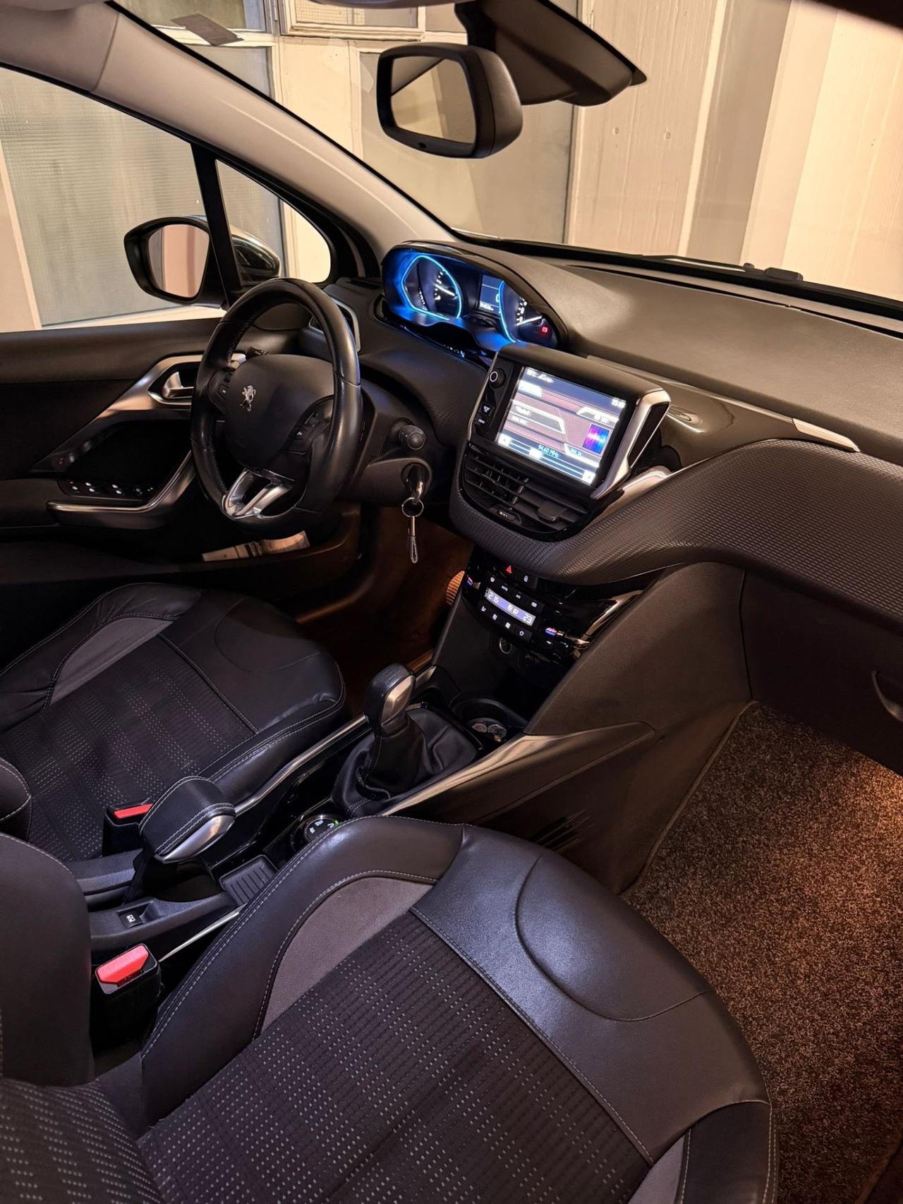 Peugeot 2008 1.6 e-HDi 92 CV Stop&Start Urban Cross