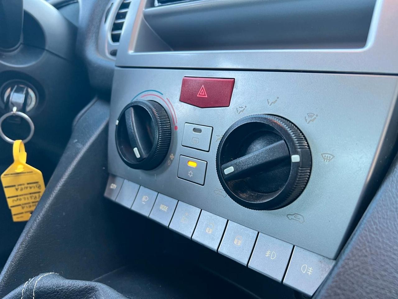 Lancia Ypsilon 1.2 69 CV