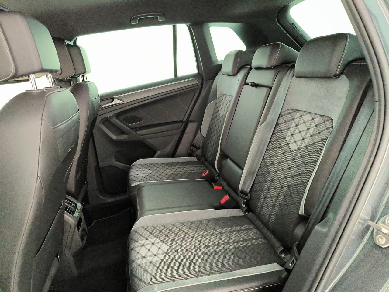 Volkswagen Tiguan 2.0 tdi r-line 150cv dsg