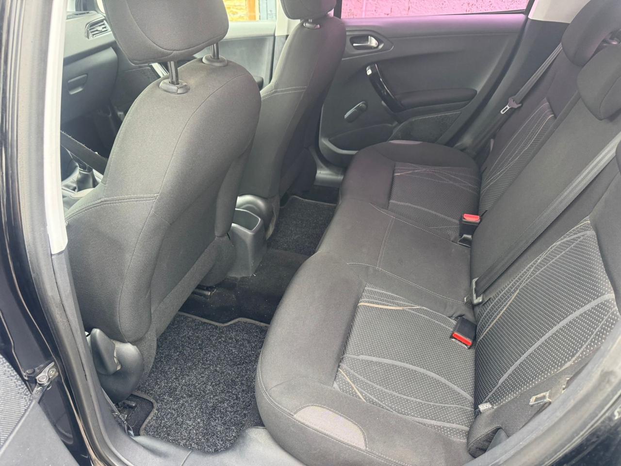 Peugeot 208 1.4 HDi 68 CV 5 porte Access