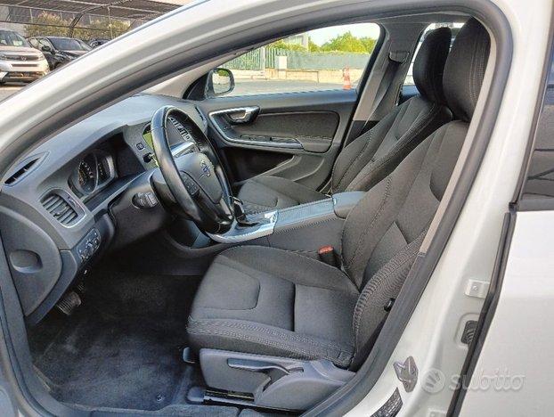 VOLVO V60 D2 1.6 Powershift Kinetic