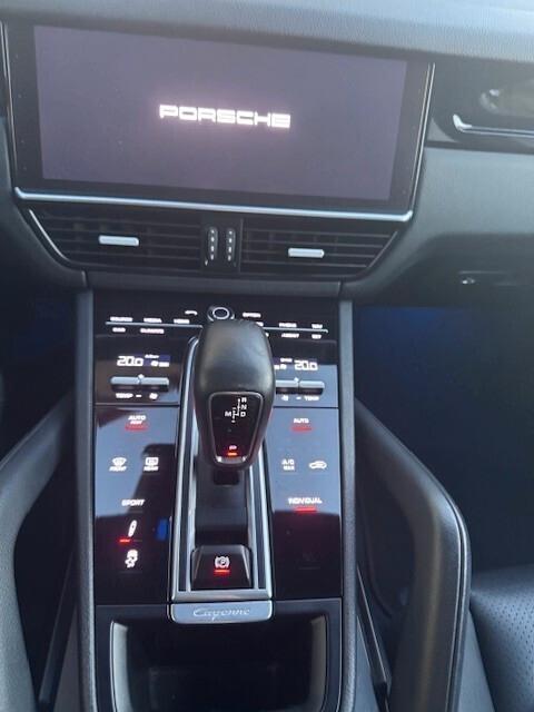 Porsche Cayenne 3.0 V6 340cv