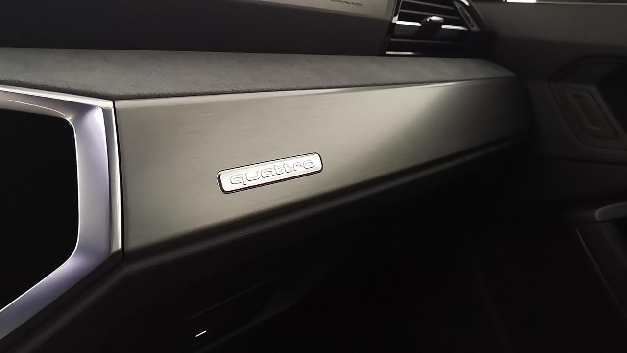 AUDI Q3 2019 Sportback - Q3 Sportback 40 2.0 tfsi Edition quattro