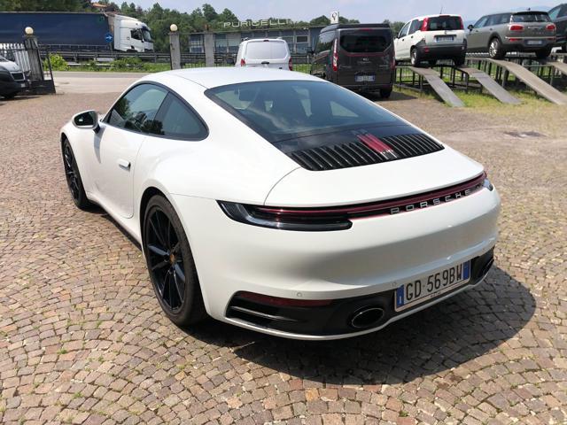 PORSCHE 992 Carrera