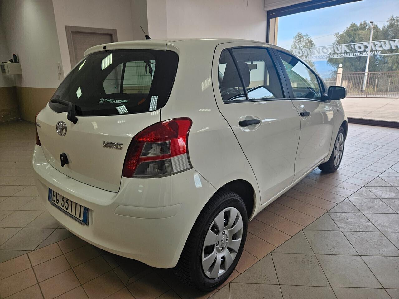 Toyota Yaris 1.0 5 porte Sol