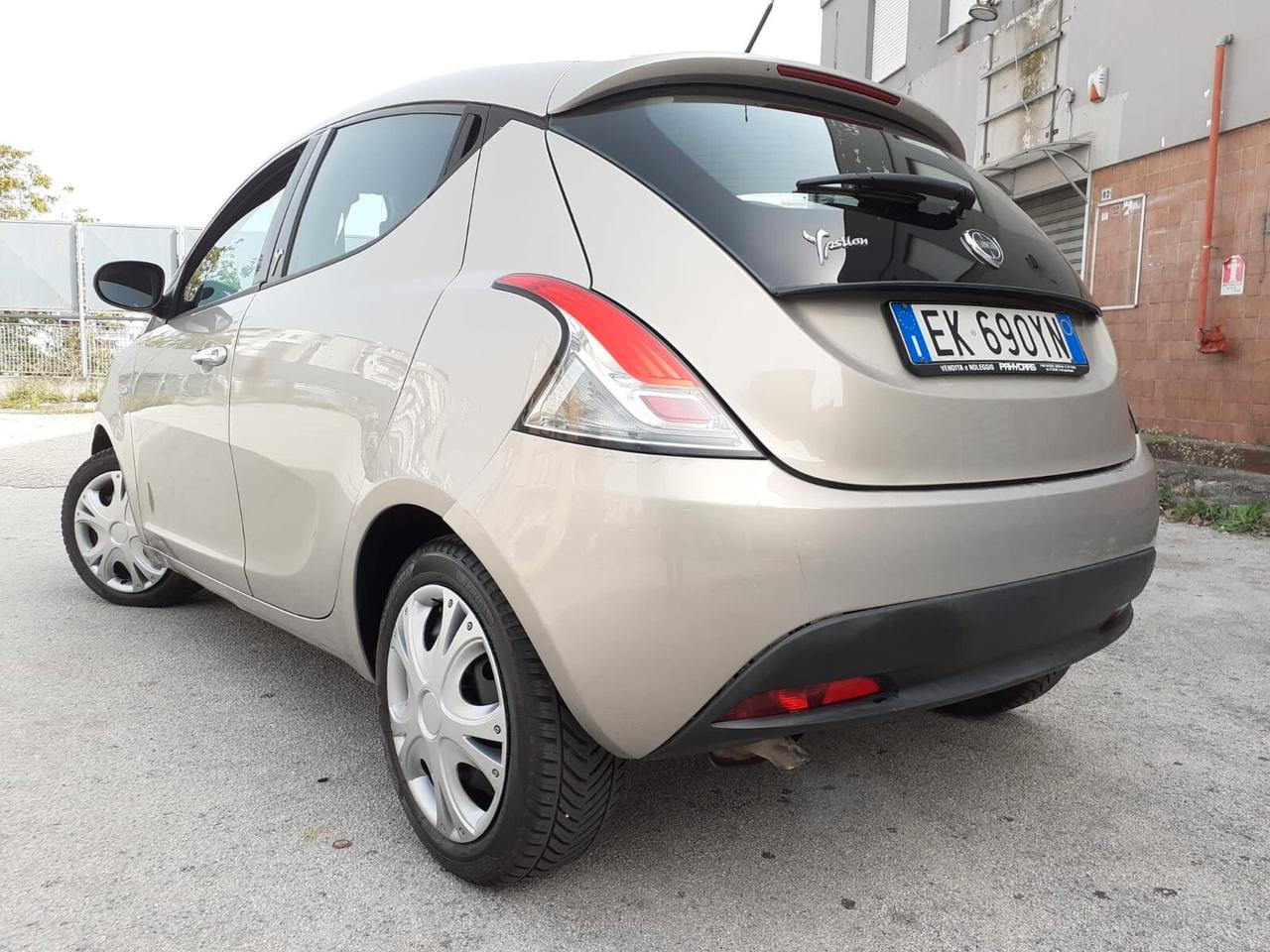 Lancia Ypsilon 1.3 MJT 16V 95 CV 5 porte S&S Silver