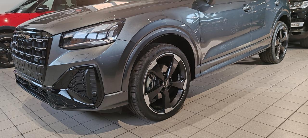 Audi Q2 35 TDI S tronic Identity Black