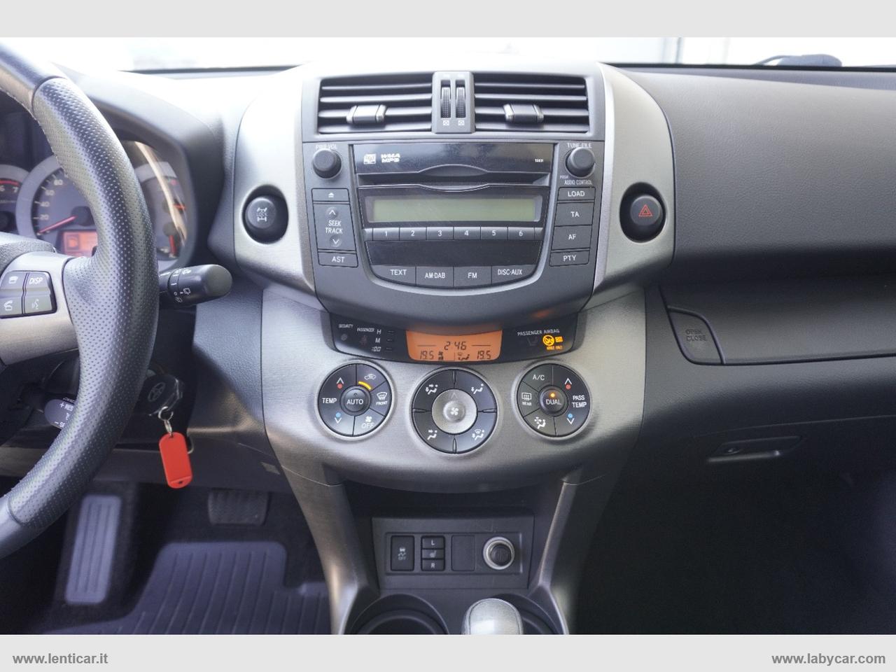 TOYOTA RAV4 Crossover 2.2 D-Cat A/T 150CV Exec.