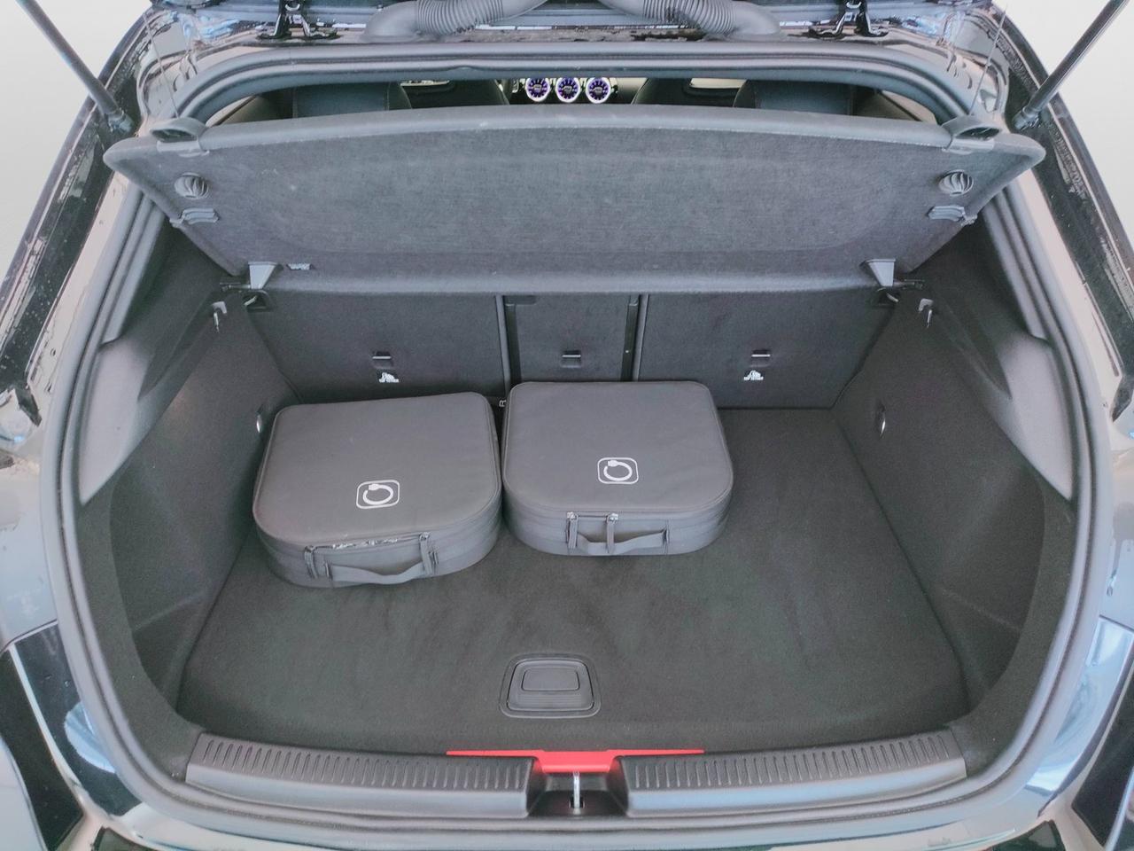 Mercedes-Benz Classe A - W177 2023 - A 250 e phev AMG Line Advanced Plus auto