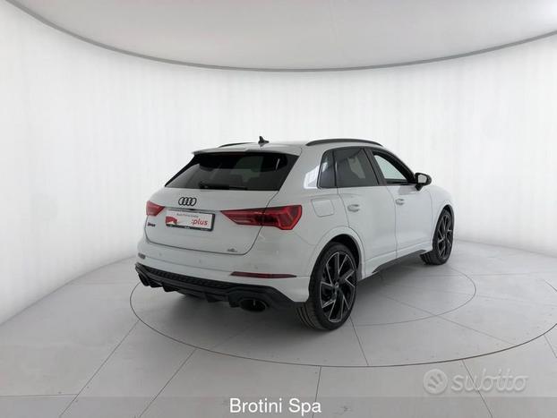 Audi Q3 RS quattro S tronic
