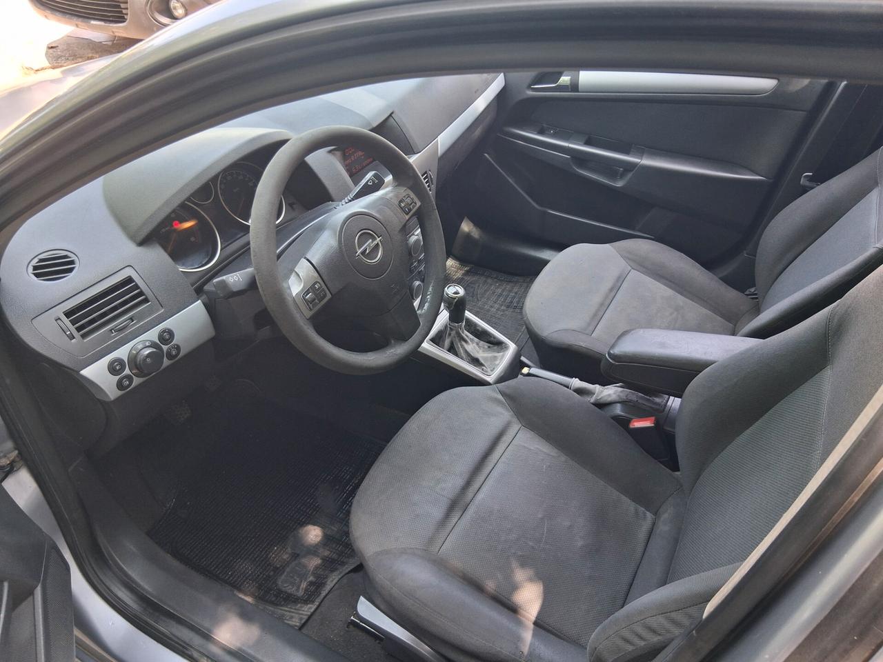 Opel Astra 1.7 CDTI 101CV 5 porte Cosmo