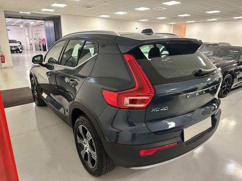 Volvo XC40 1.5 t3 Momentum 163cv auto my21
