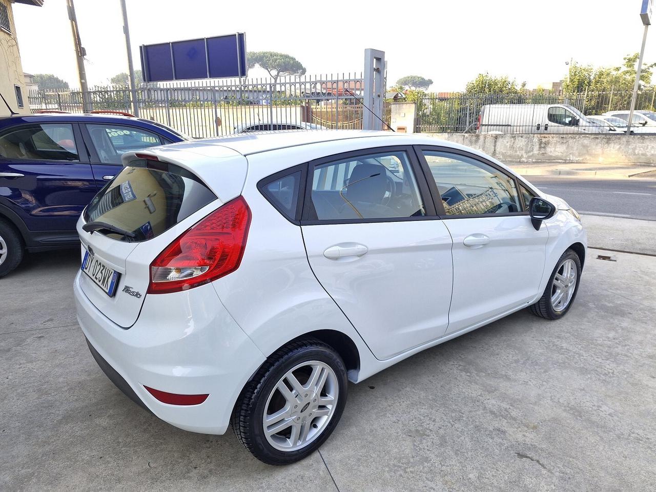 FORD FIESTA 1.4 BENZINA GPL CASA MADRE TITANIUM