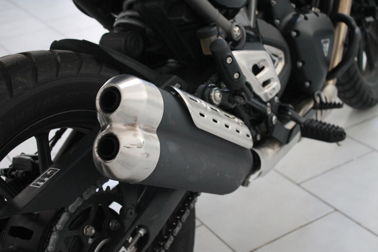 Triumph Scrambler 400 x