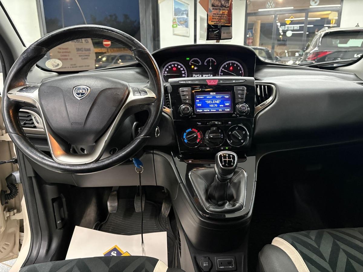 LANCIA Ypsilon 1.2 69 CV 5p. Platinum