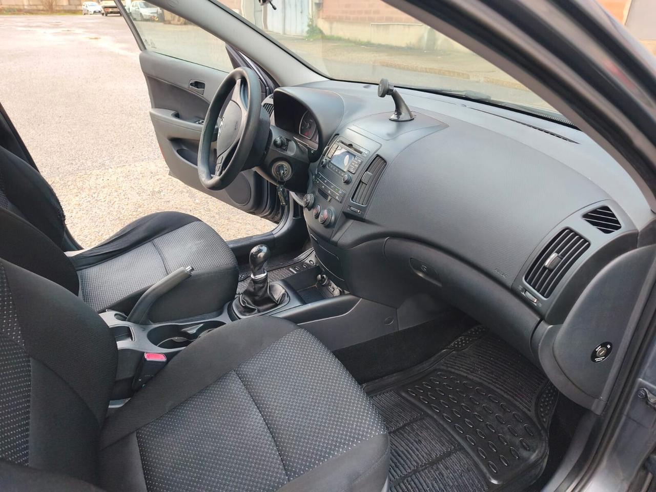 Hyundai i30 Sw 2011---1.6 Diesel