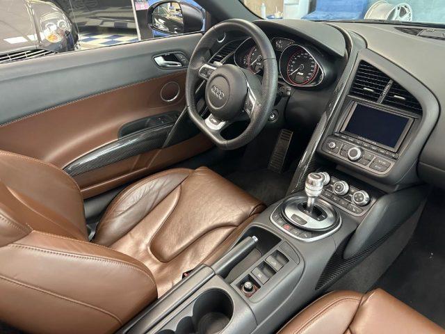 AUDI R8 Spyder 5.2 V10 FSI quattro R tronic
