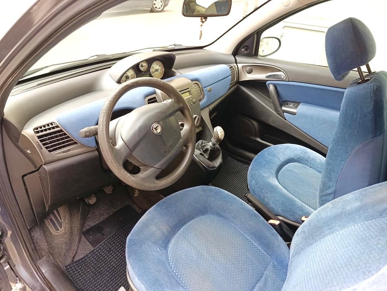 Lancia y 1200 metano neopatentati