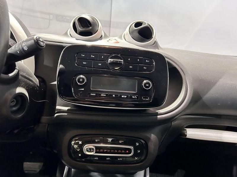 smart fortwo Fortwo 1.0 71 cv Twinamic Youngster