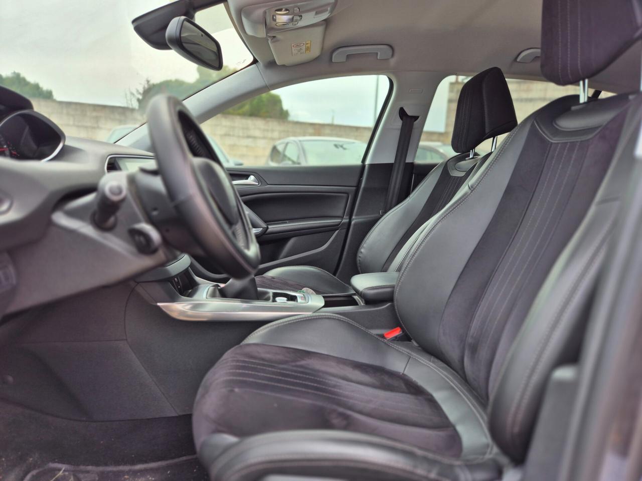 Peugeot 308 BlueHDi 120 S&S Allure Berlina
