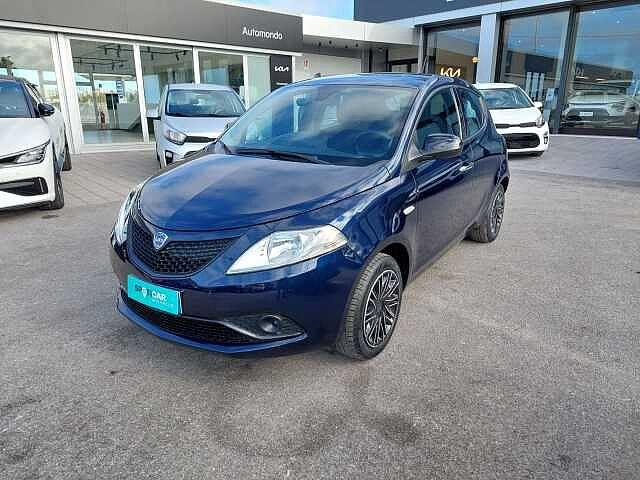 Lancia Ypsilon 1.2 69 CV 5 porte S&S Gold