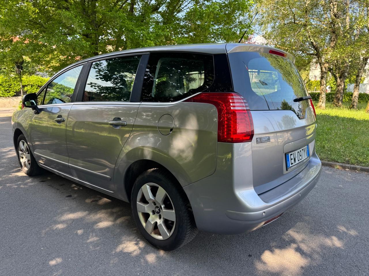 Peugeot 5008 1.6 HDi 115CV Business 7 posti consumi bassi