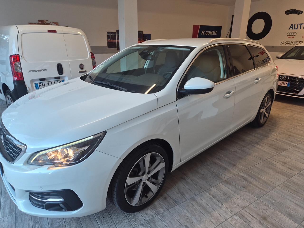 Peugeot 308 BlueHDi 130 S&S SW Allure