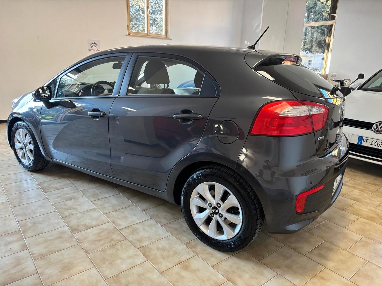 KIA RIO ANNO 2015 BZ 1.2 ADATTA NEOPATENTATI KM 130 MILA