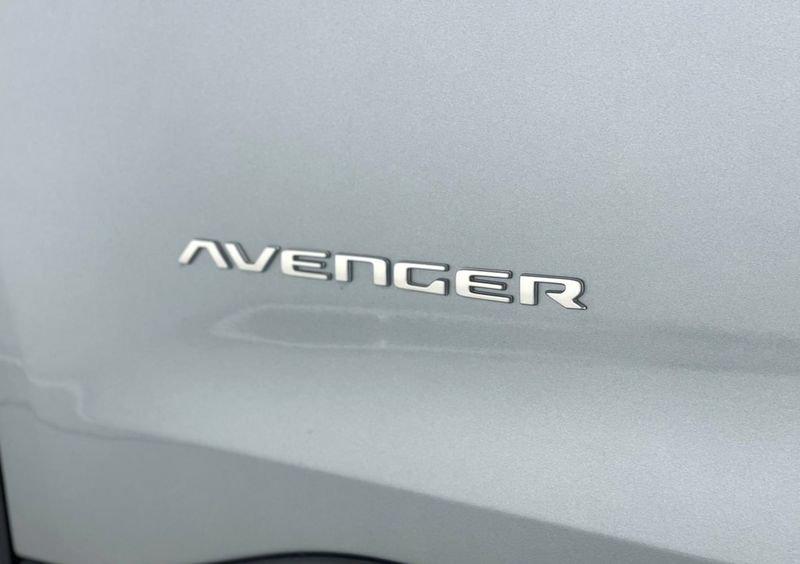 Jeep Avenger 1.2 Turbo 110 CV MHEV Summit