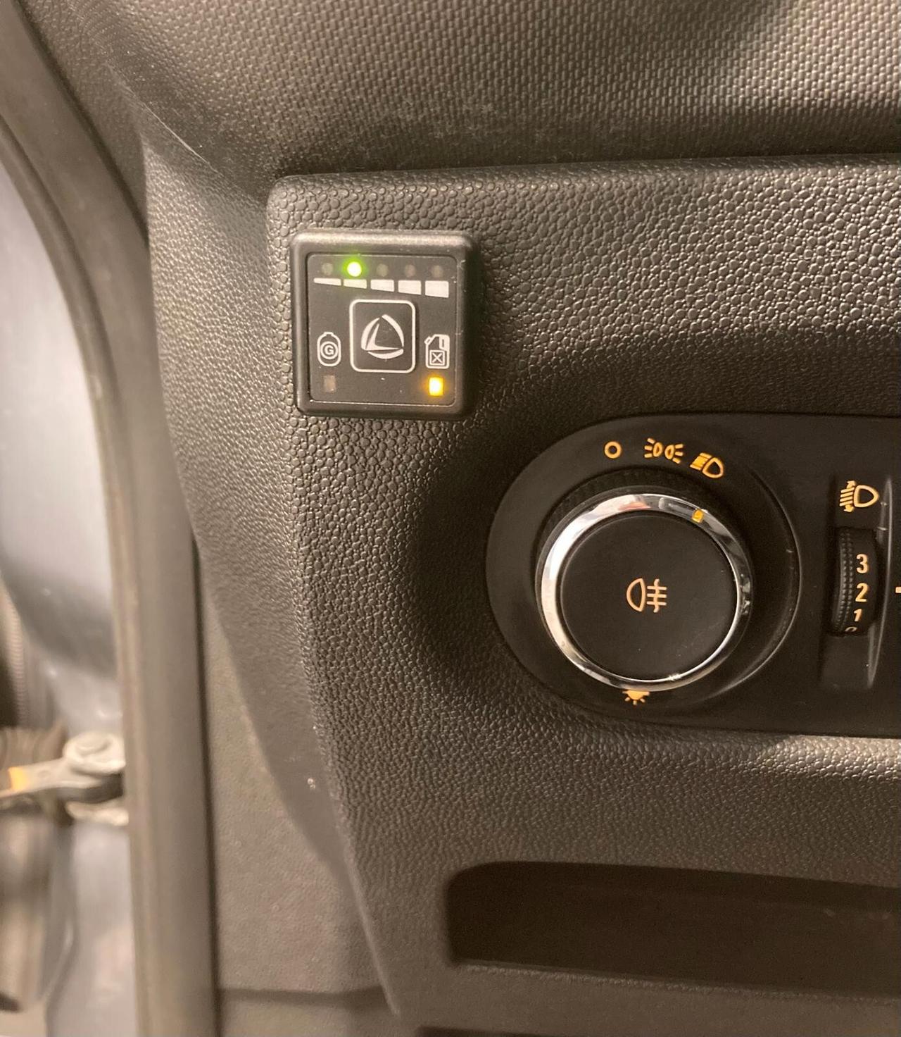 OPEL CORSA 1.2 GPL - OK NEOPATENTATI- CAMBIO RUMOROSO