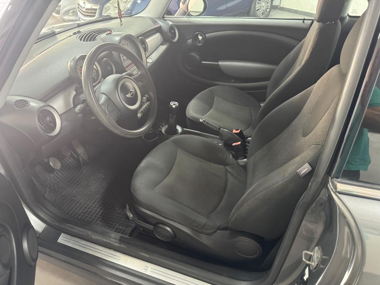 Mini 1.6 16V One (55kW)