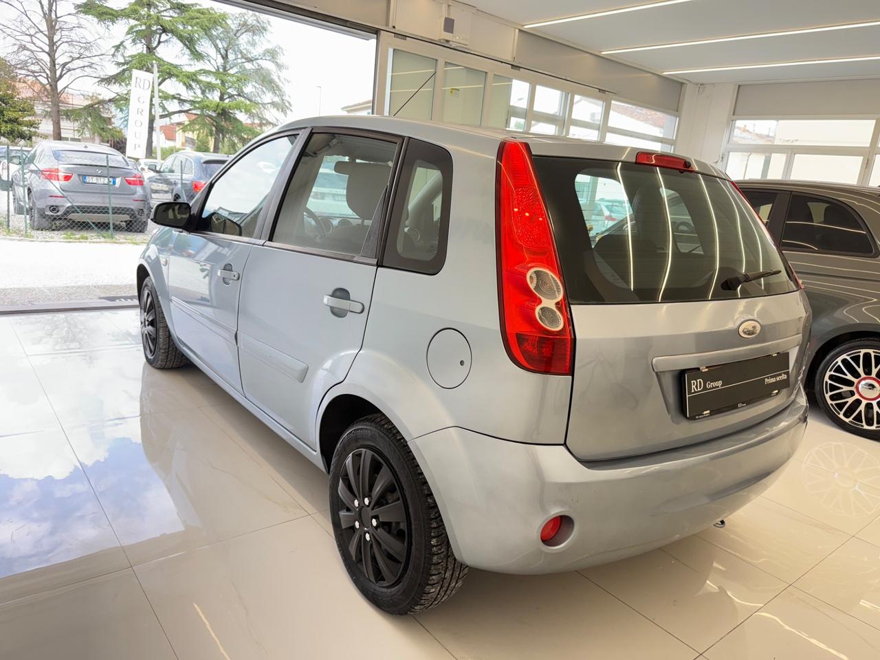 Ford fiesta 1.2 Benzina 5porte 75cv ok neopatentati
