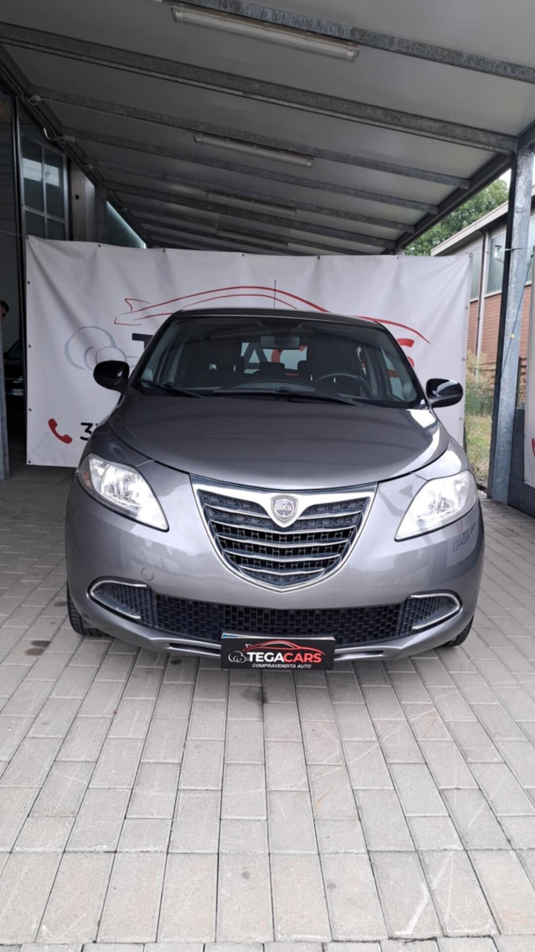 Lancia Ypsilon 1.2 69 CV 5 porte S&S Silver