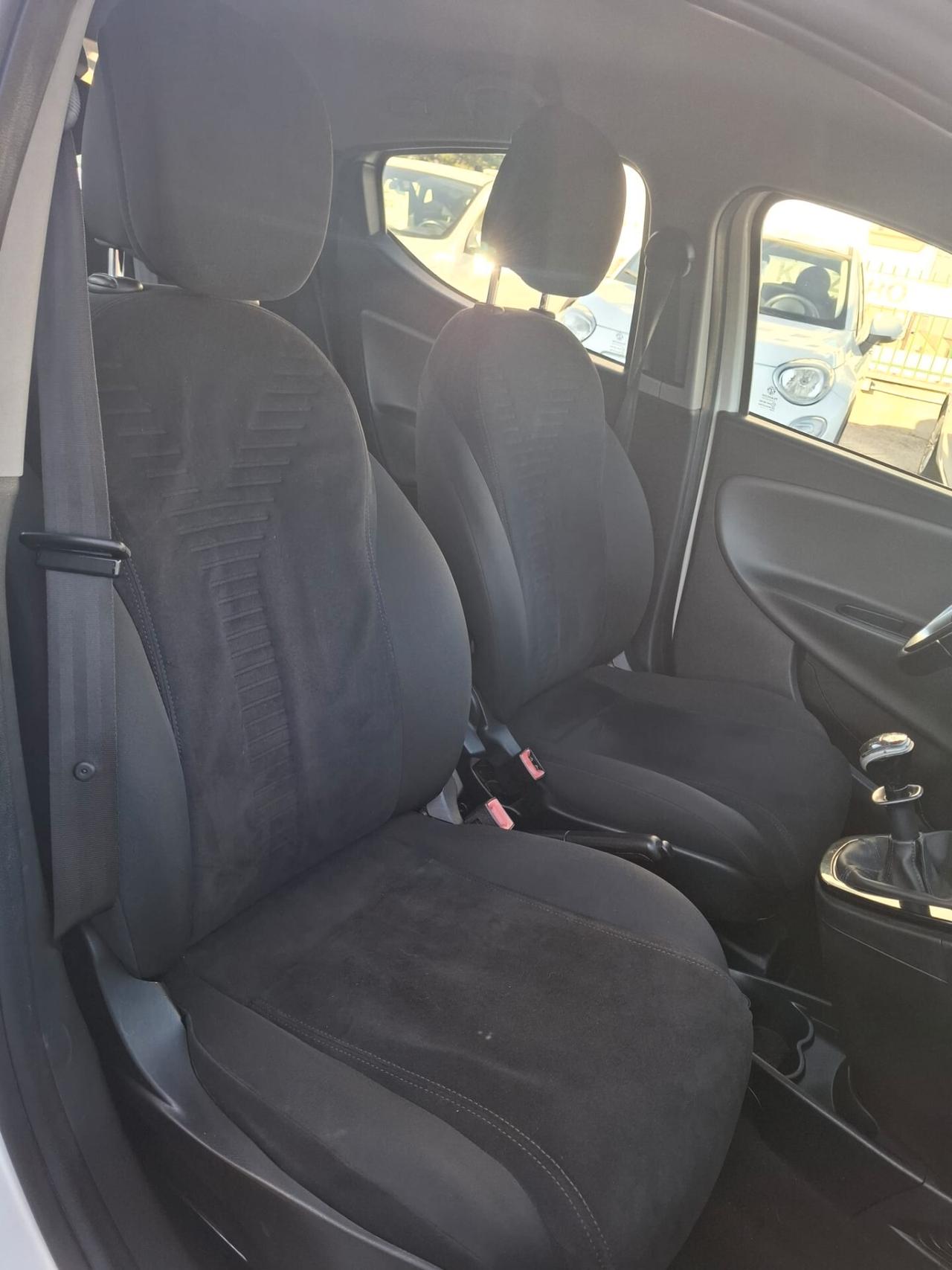 Lancia Ypsilon 1.2 69 CV GPL Ecochic Silver - 2012