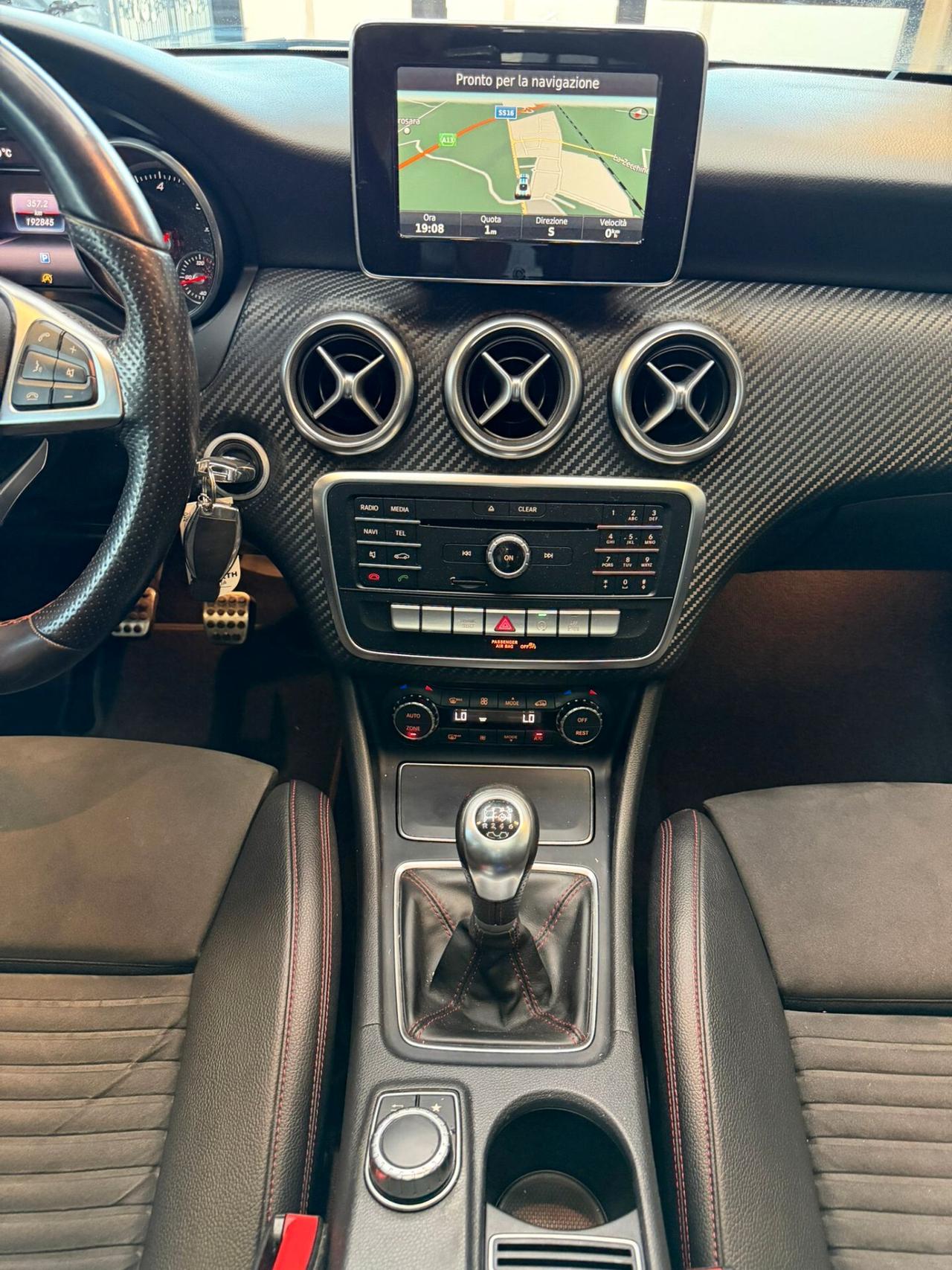 Mercedes-benz A 200 d Premium AMG