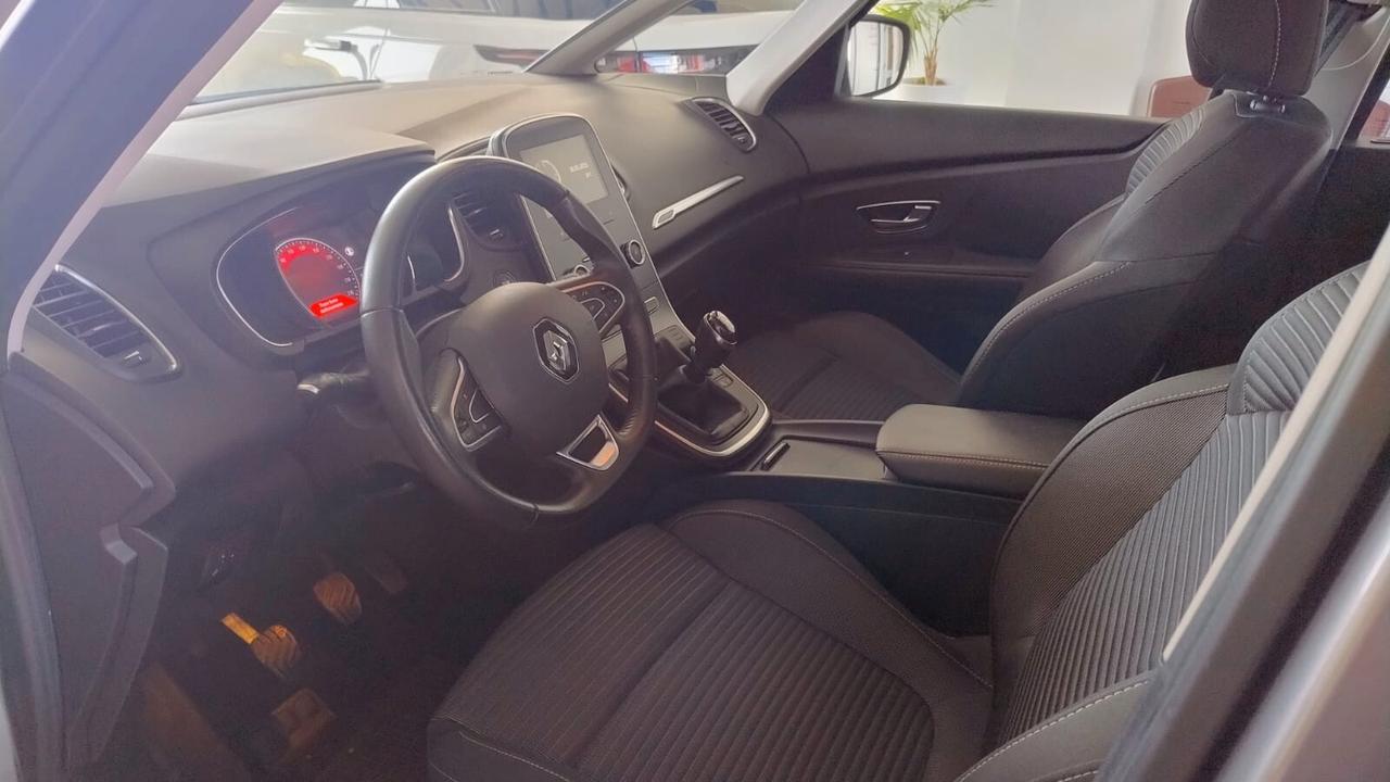 Renault Grand Scenic Blue dCi 120 CV Sport Edition2