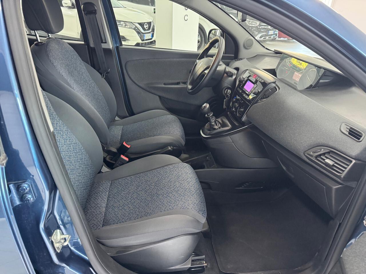 Lancia Ypsilon 1.0 FireFly 5 porte S&S Hybrid Silver Plus
