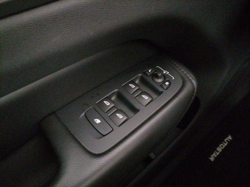 Volvo XC60 2.0 b4 Momentum auto