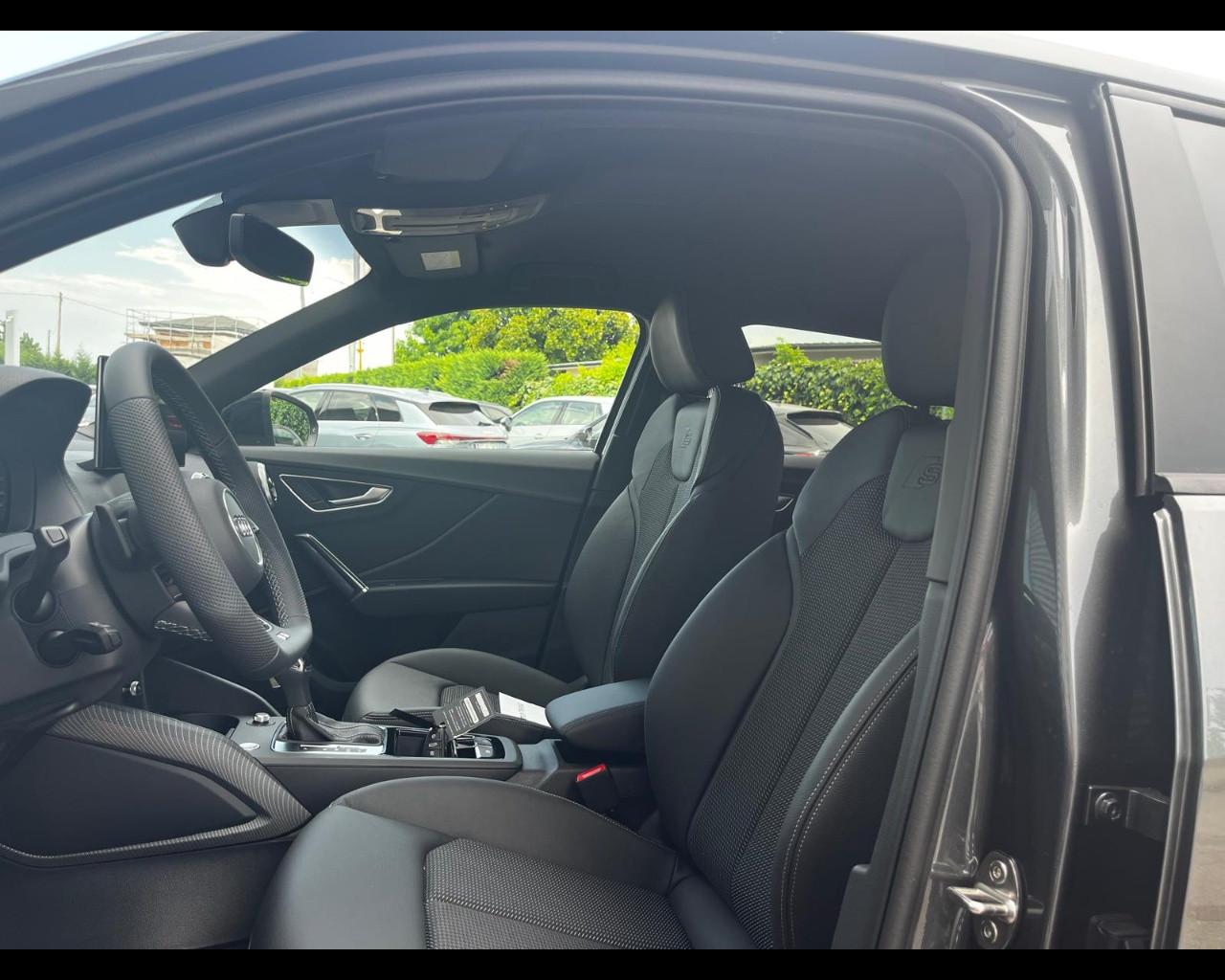 AUDI Q2 35 TDI QUATTRO S-TRONIC IDENTITY BLACK
