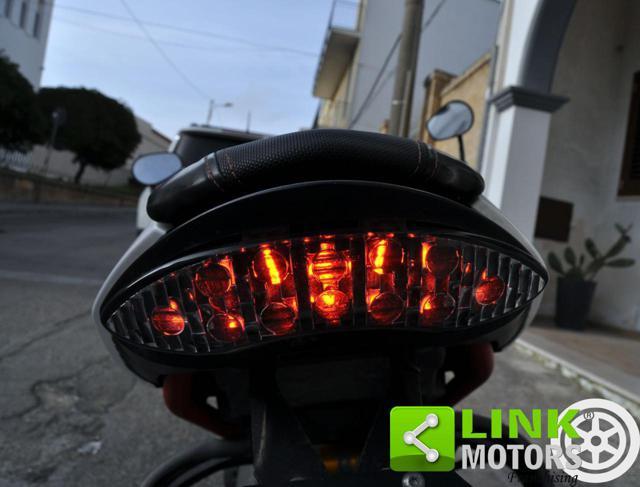 TRIUMPH Speed Triple R 1050