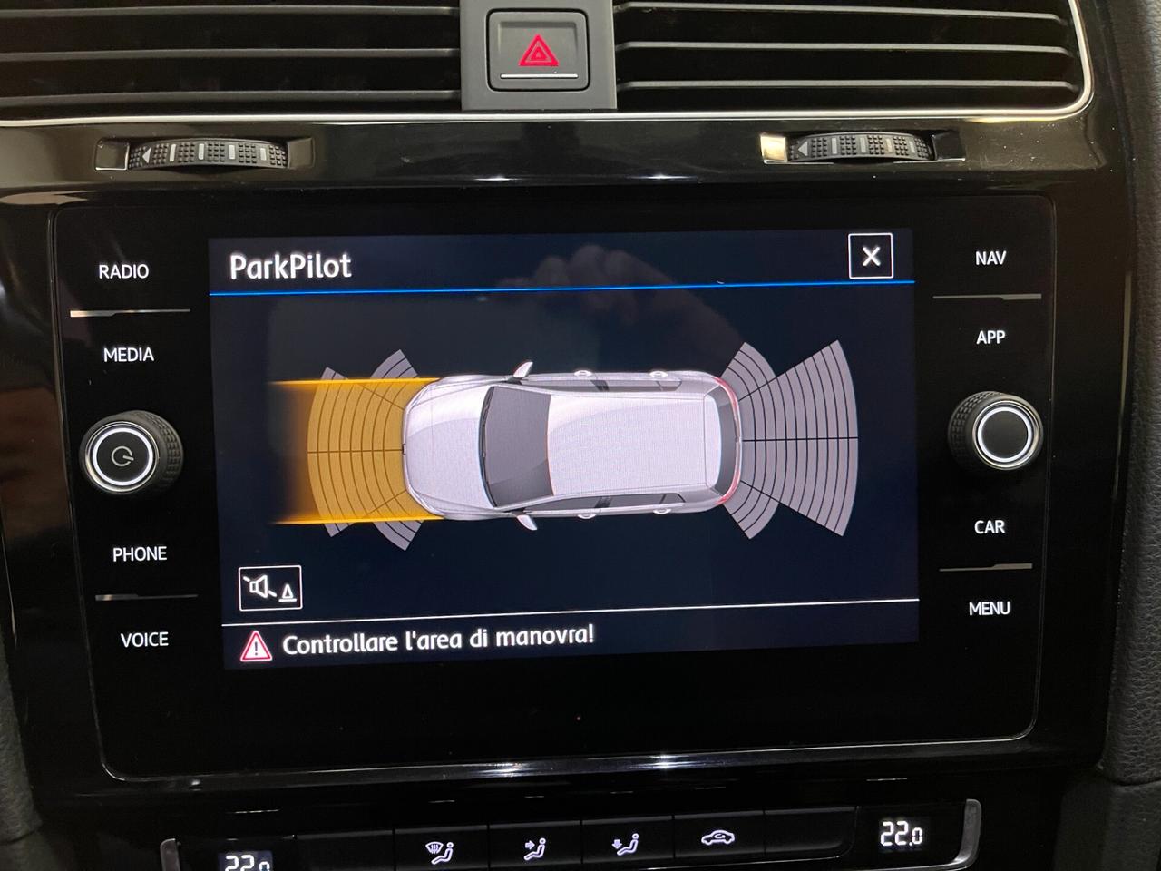 Volkswagen Golf 5p. HighLine 1.6 TDI 115cv-Ok Neopaten-LEGGI SOTTO