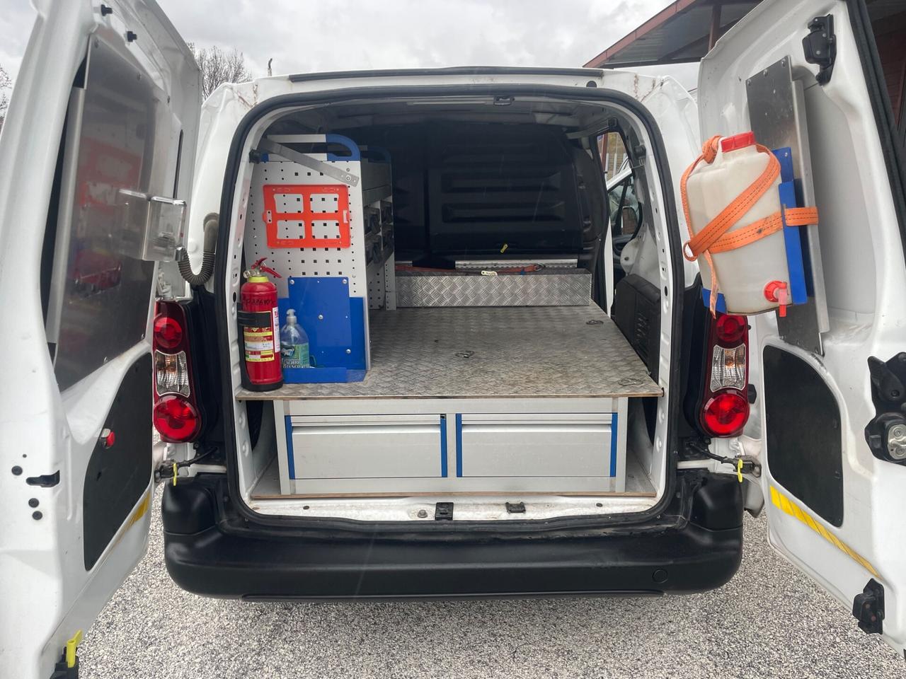 Peugeot Partner van BlueHDi 100 officina mobile