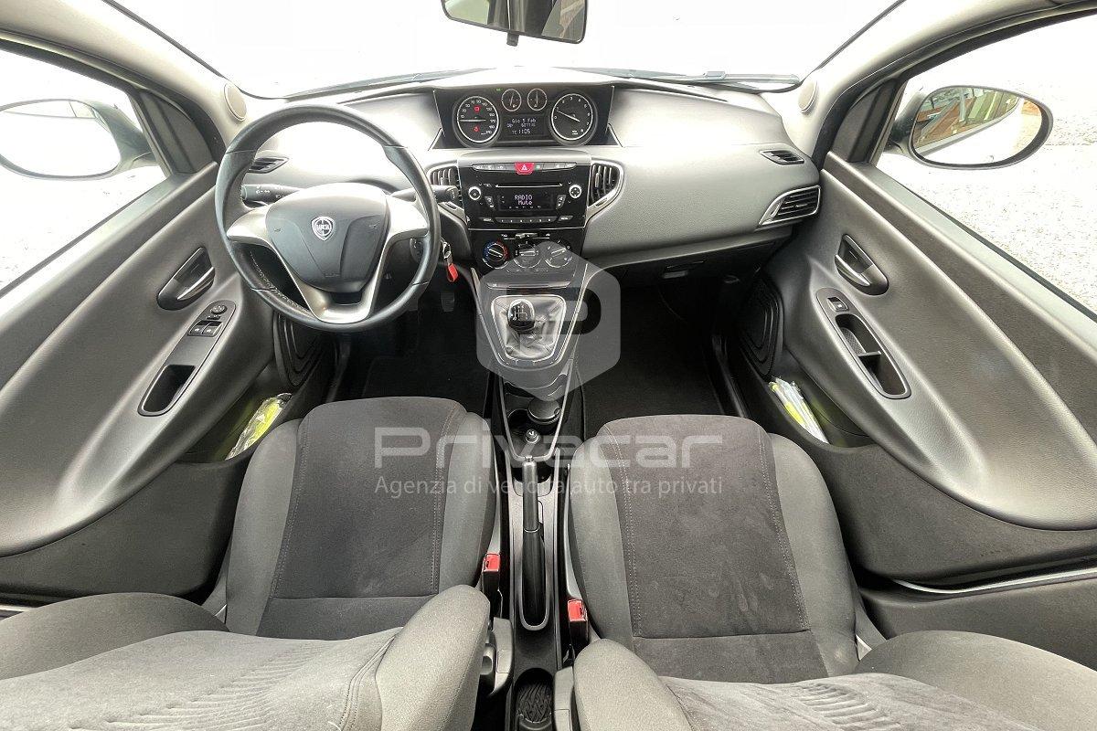 LANCIA Ypsilon 1.2 69 CV 5 porte Gold