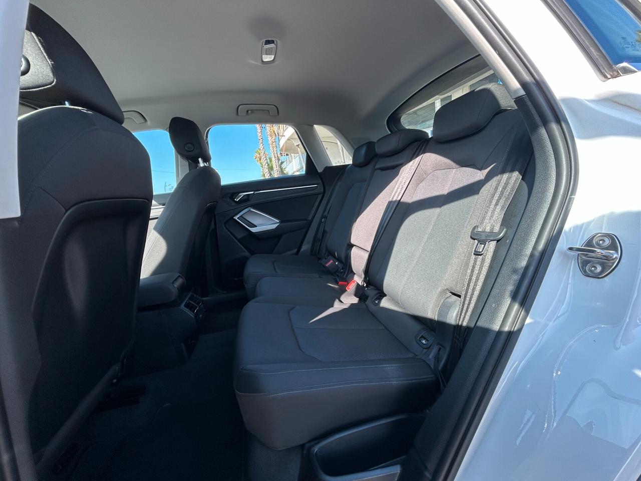 Audi Q3 35 2.0 tdi Business Advanced s-tronic