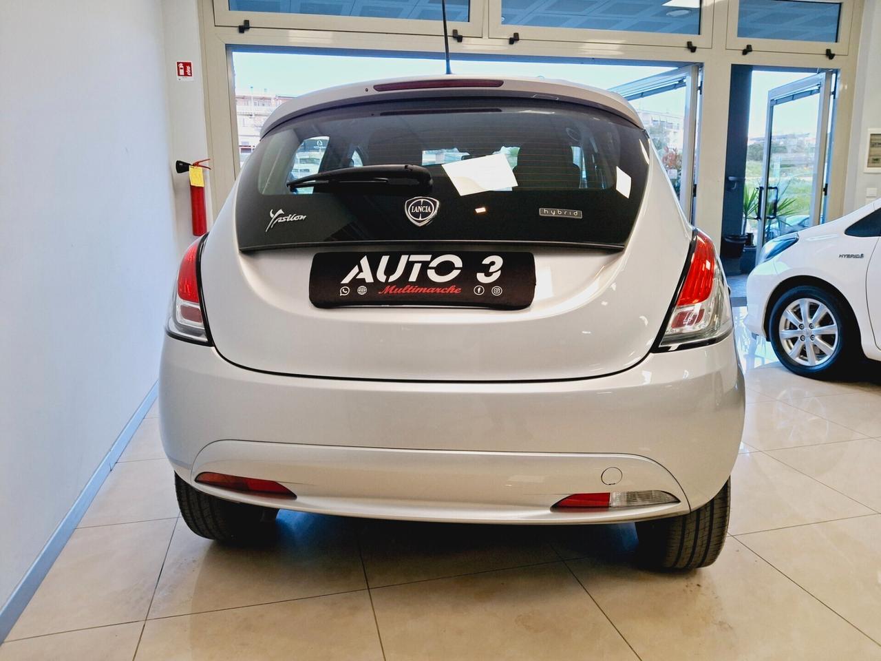 Lancia Ypsilon 1.0 FireFly 5 porte S&S Hybrid Gold