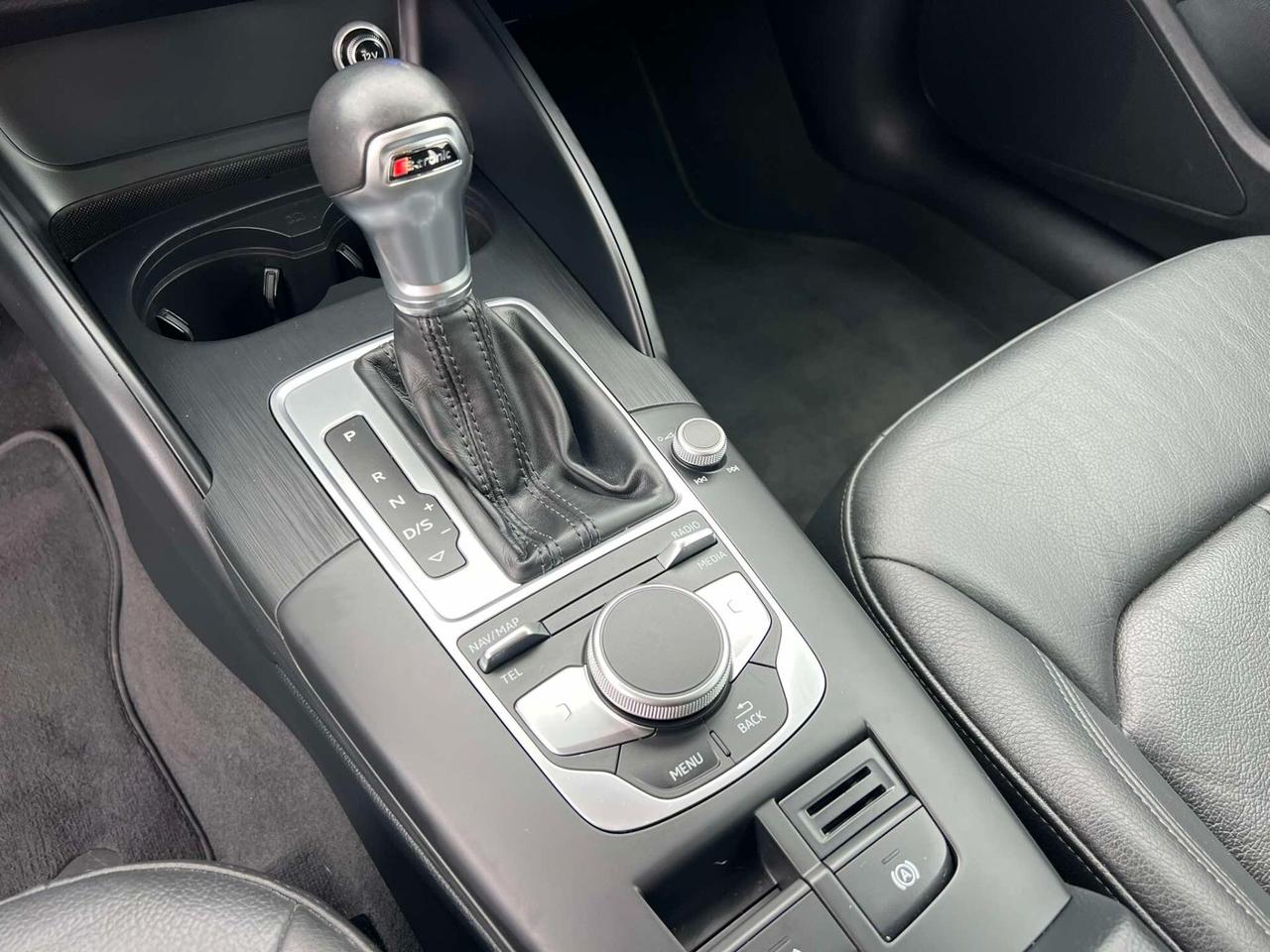 Audi A3 1.6 TDI 116 CV S tronic -PELLE-XENO