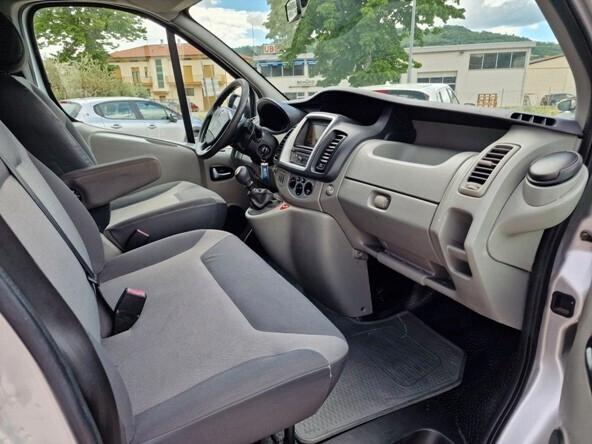 Renault Trafic T27 2.0 dCi/115 PC-TN Passenger Comfort DPF 9 POSTI
