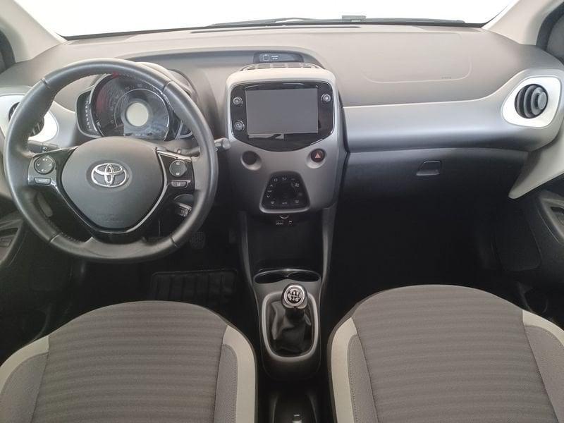 Toyota Aygo II 2018 5p 5p 1.0 x-play 72cv